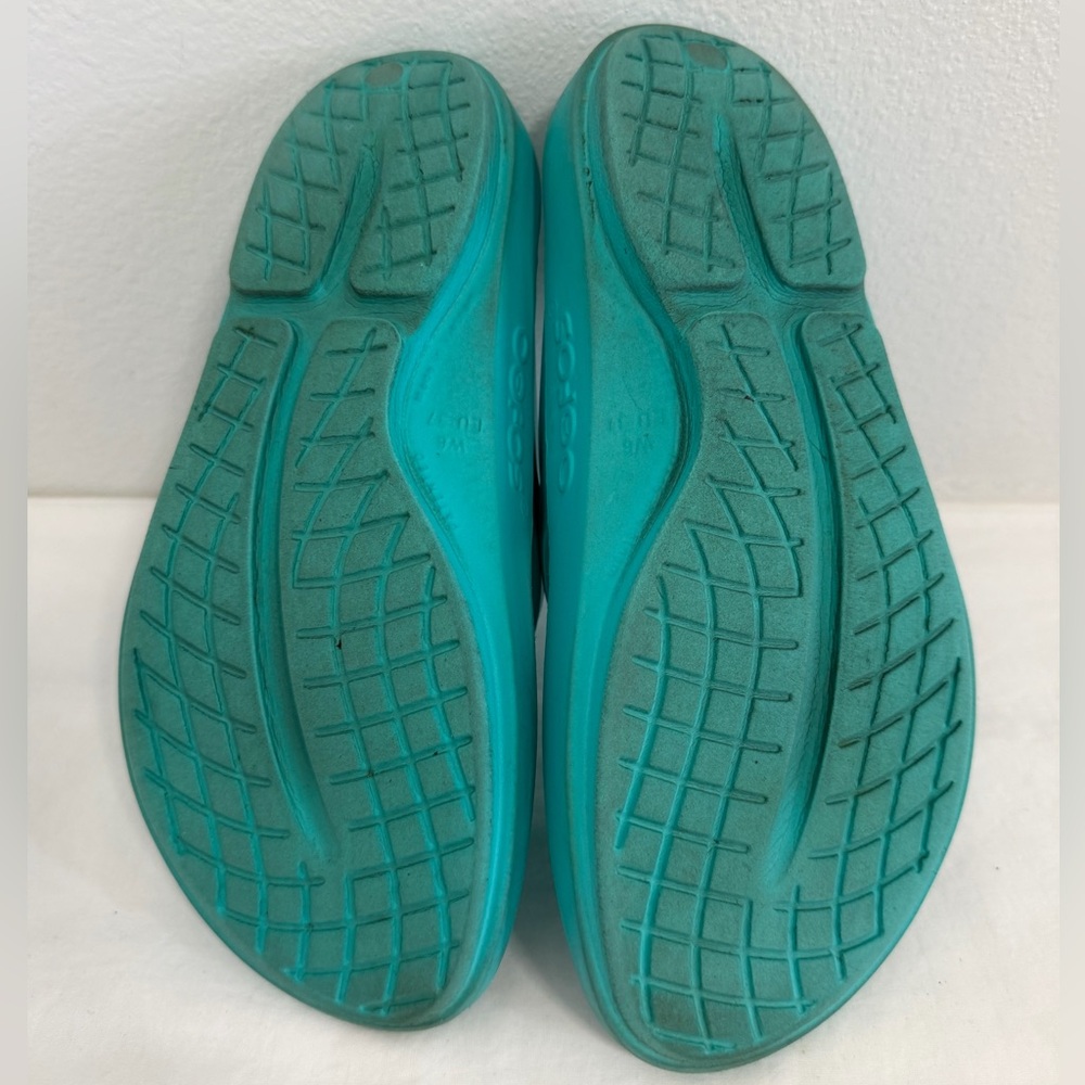 Oofos thong sandals flip flop Aqua size 6 - Picture 4 of 9